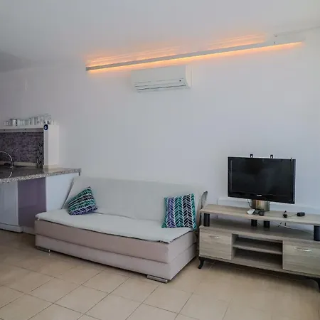 Hotel Aydos & Breeze Restaurant