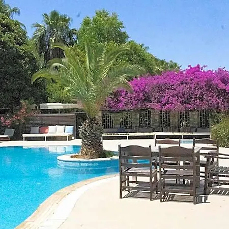 Aydos & Breeze Restaurant 5*
