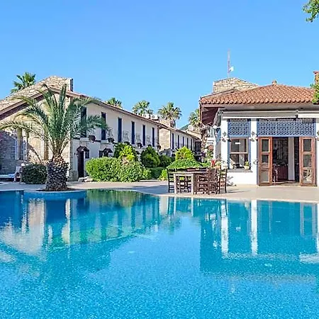 Aydos & Breeze Restaurant 5*
