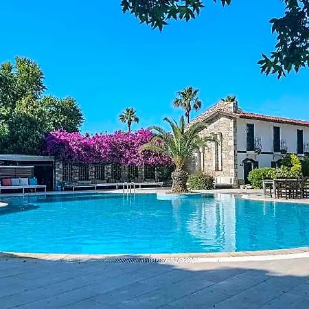 Szálloda Aydos & Breeze Restaurant 5*