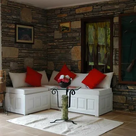 فندق Aydos Club *